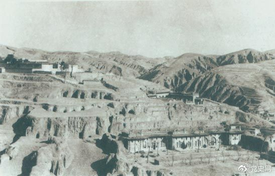 1947年12月25日至28日,中共中央在陜北米脂楊家溝召開擴(kuò)大會(huì)議(十二月會(huì)議)。圖為會(huì)議會(huì)址。